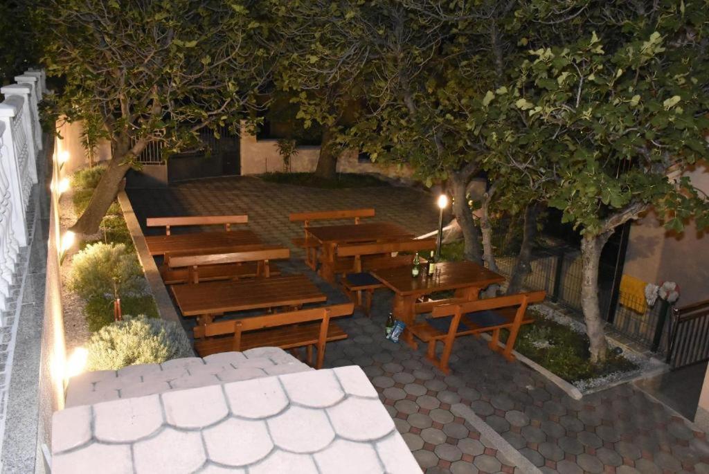 Apartmani Mira Klenovica Luaran gambar