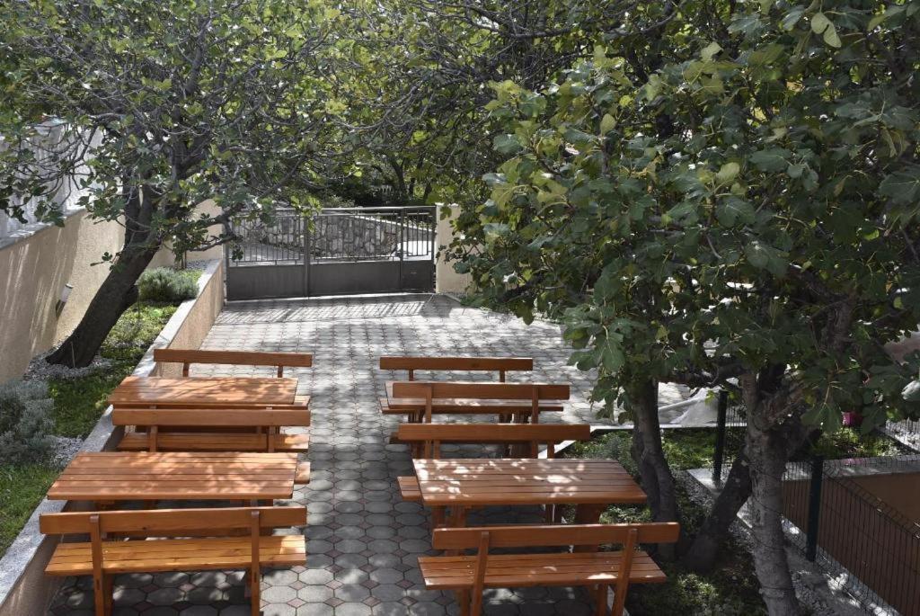 Apartmani Mira Klenovica Luaran gambar