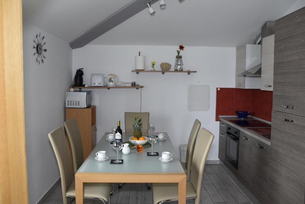Apartmani Mira Klenovica Luaran gambar